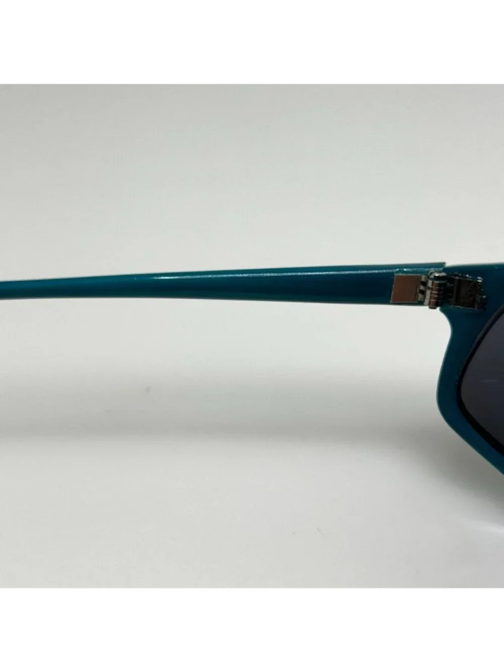 Unbranded lenses have